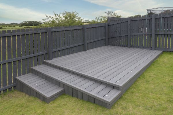 Vinyl Deck Construction in Cheyenne